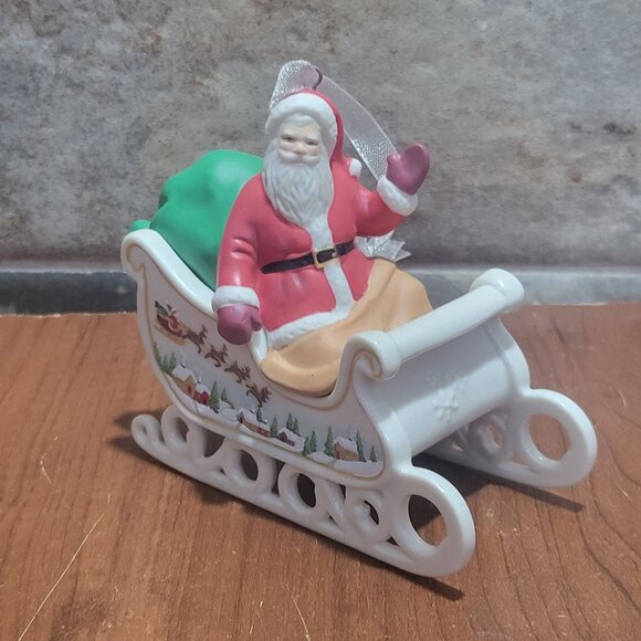 Hallmark Christmas Ornament Santas Sleigh 2021 - Picture 11 of 12
